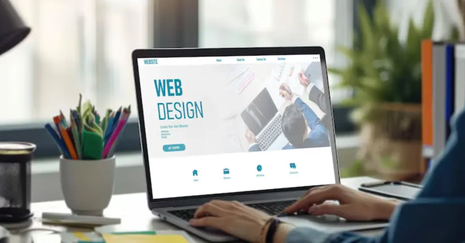 The difference in the cost of a freelance web designer and an agency in NYC